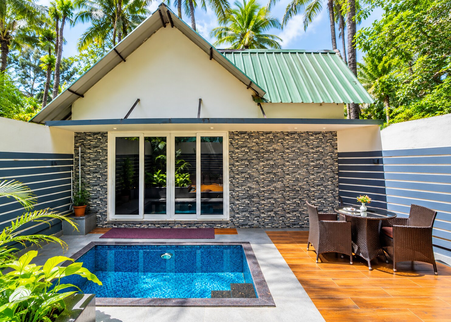 Swimming Pool Resort in Kushalnagar, Coorg: How to Choose